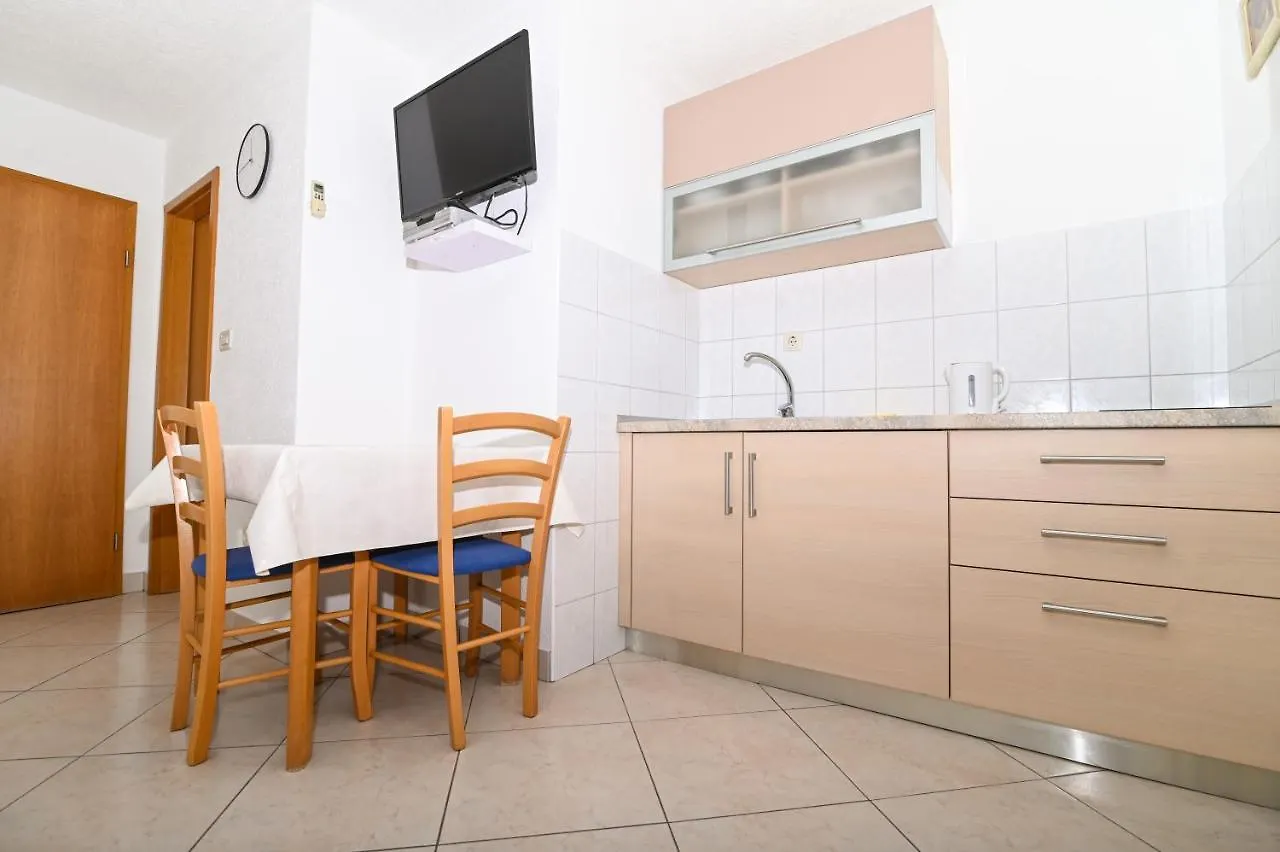 Apartmani Adria Trogir 0*,